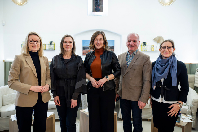 SL Bernadett Humer, Eva-Maria Schmidt, BM Claudia Bauer, Erich Lehner, Nicole Meissner