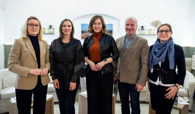SL Bernadett Humer, Eva-Maria Schmidt, BM Claudia Bauer, Erich Lehner, Nicole Meissner